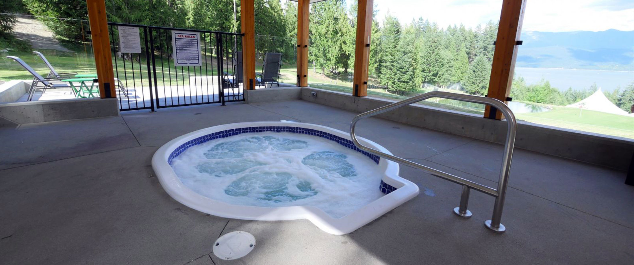 Paradise Pool and Spa Commercial Hot Tub at Kootenay Lakview Lodge